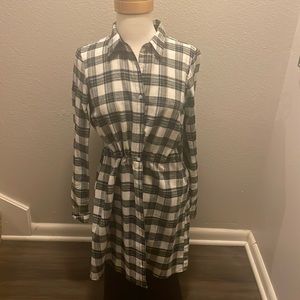 Shirt dress black and white plaid long sleeves